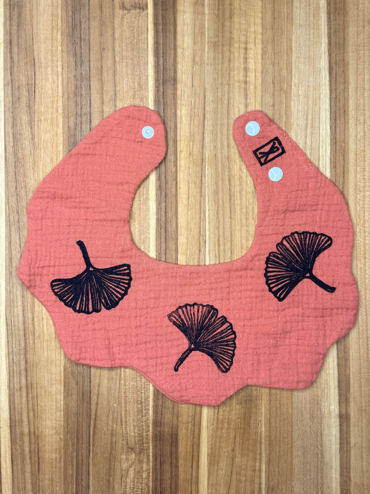 Bib - Scallop Style