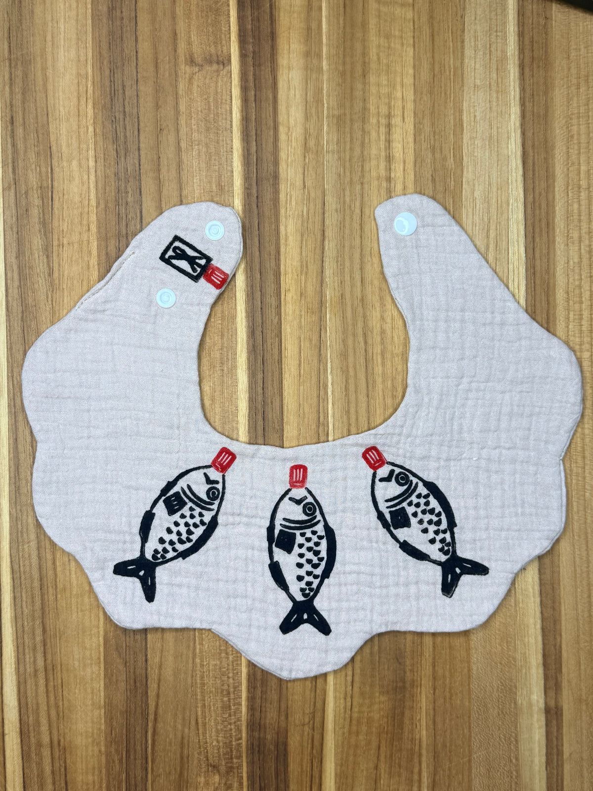 Bib - Scallop Style