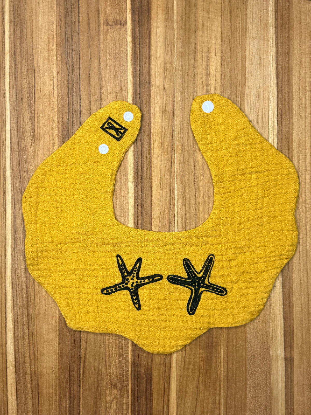 Bib - Scallop Style