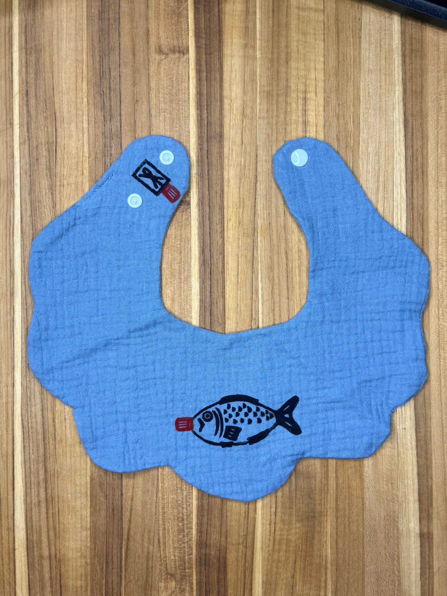 Bib - Scallop Style